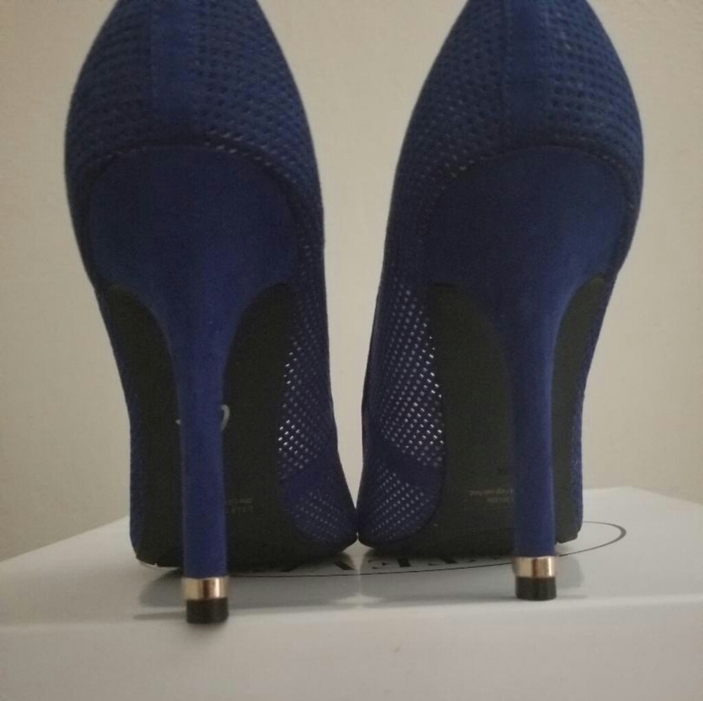 Heels - Picture 2 of 2